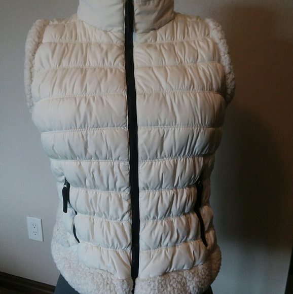 Calvin Klein Jackets & Blazers - Calvin Klein performance puffer vest